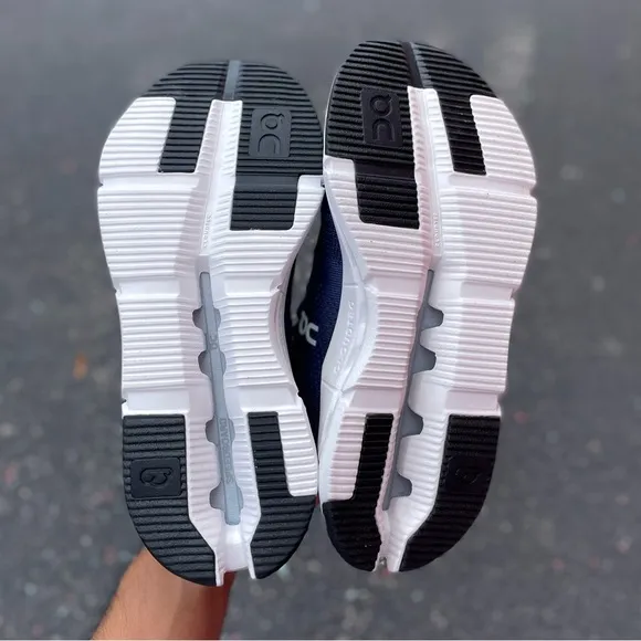 On cloud nova Running shoes size 7 Women’s NEW!