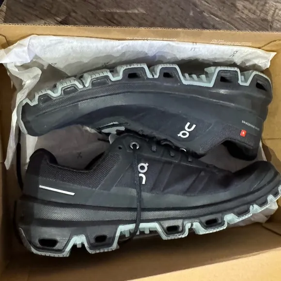On Cloud Waterproof Running Shoes. .
