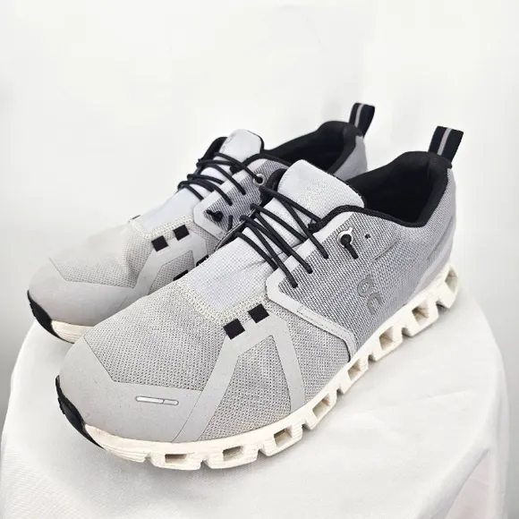 On Cloud Women’s Running Shoes | Glacier Grey | Size 9.5