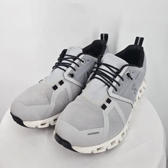 On Cloud Women’s Running Shoes | Glacier Grey | Size 9.5