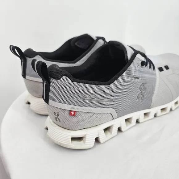 On Cloud Women’s Running Shoes | Glacier Grey | Size 9.5