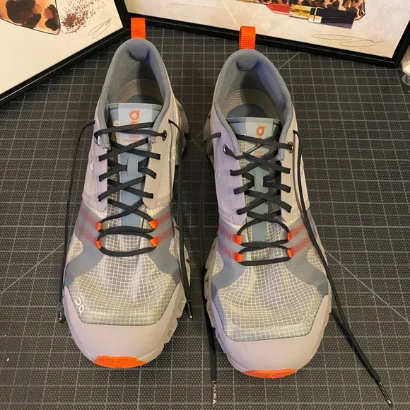 ON Cloud X Shift Alloy/Red size 10.5