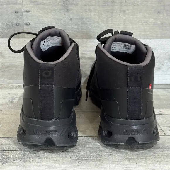 ON Cloudroam Waterproof Women’s Boots - Black/Eclipse - Sz - 9 .US