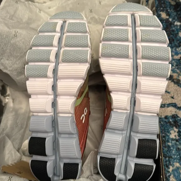 On Running Shoes - Cloudflow Guava in Dustrose. Women's Size 9