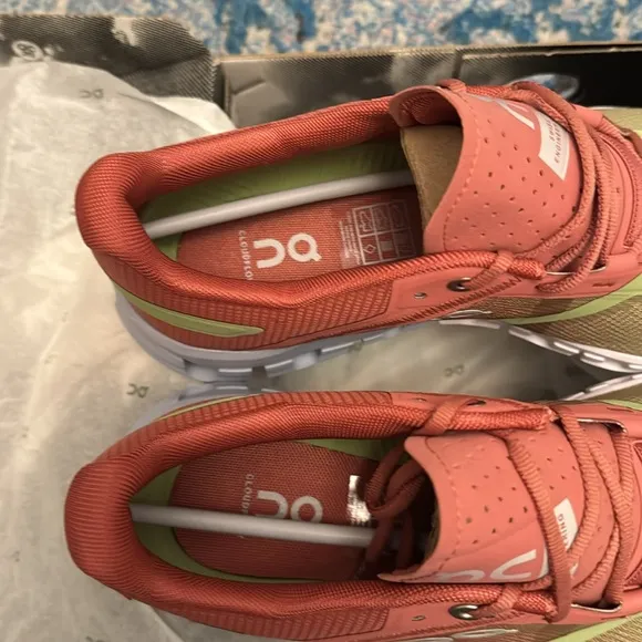 On Running Shoes - Cloudflow Guava in Dustrose. Women's Size 9
