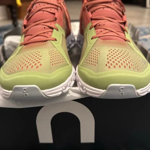 On Running Shoes - Cloudflow Guava in Dustrose. Women's Size 9