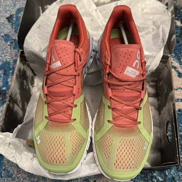 On Running Shoes - Cloudflow Guava in Dustrose. Women's Size 9