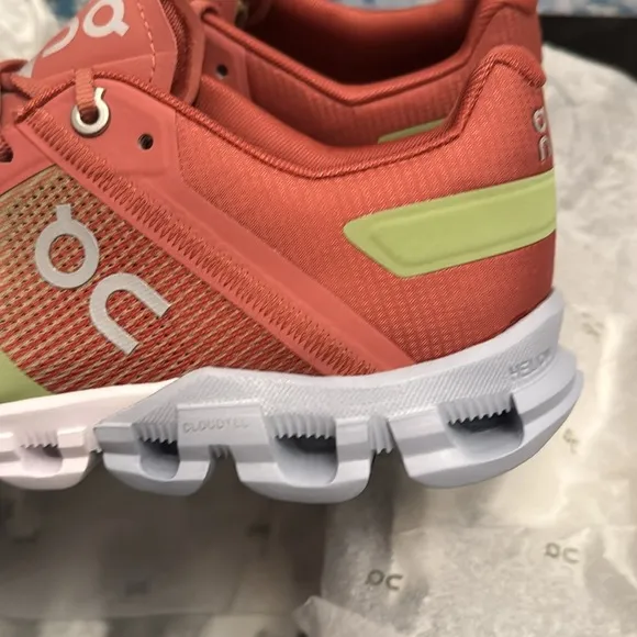 On Running Shoes - Cloudflow Guava in Dustrose. Women's Size 9