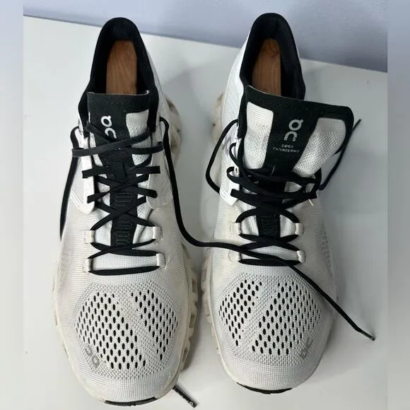 ON Women's Running Black and White Cloud X Shoes size 9.5