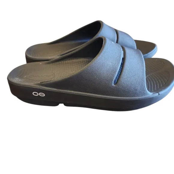 OOFOS Unisex Black Recovery Workout Sandals Men SZ 8 / Women SZ 10