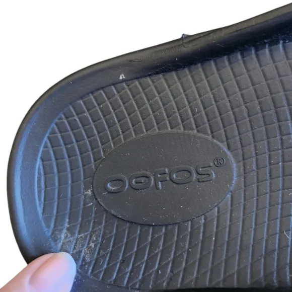 OOFOS Unisex Black Recovery Workout Sandals Men SZ 8 / Women SZ 10
