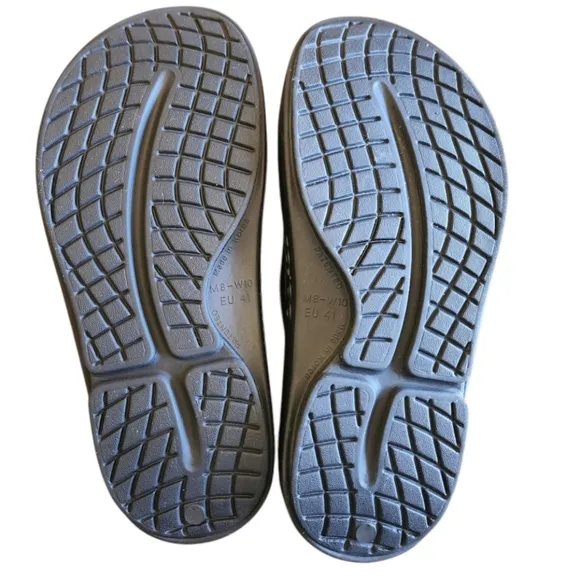 OOFOS Unisex Black Recovery Workout Sandals Men SZ 8 / Women SZ 10