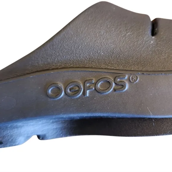 OOFOS Unisex Black Recovery Workout Sandals Men SZ 8 / Women SZ 10