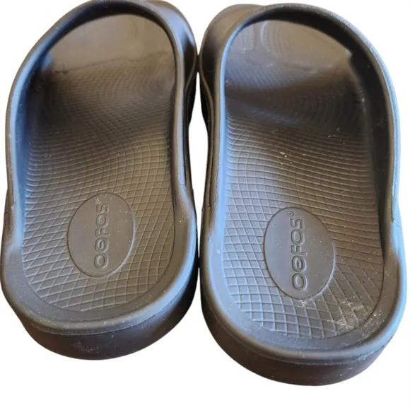 OOFOS Unisex Black Recovery Workout Sandals Men SZ 8 / Women SZ 10