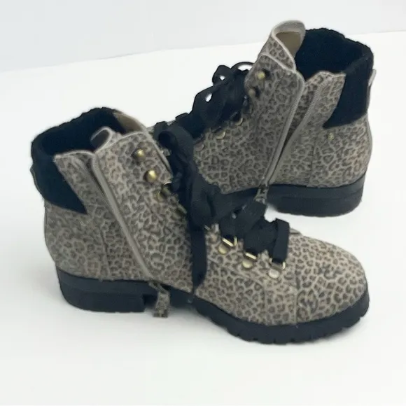 OTBT Lakewood Leather Animal Print Side Zipper Lace Up Faux Fur Lined Boots 8