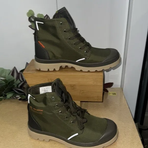 *Palladium Men's/Women's Boots (1425)