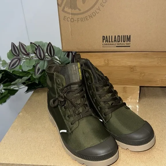 *Palladium Men's/Women's Boots (1425)