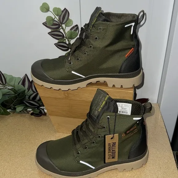 *Palladium Men's/Women's Boots (1425)