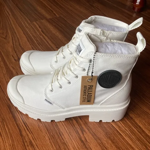 Palladium size 8.5 Women's Pallabase Twill White Ankle Boots
