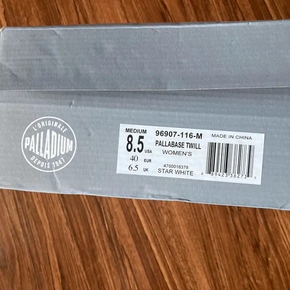 Palladium size 8.5 Women's Pallabase Twill White Ankle Boots