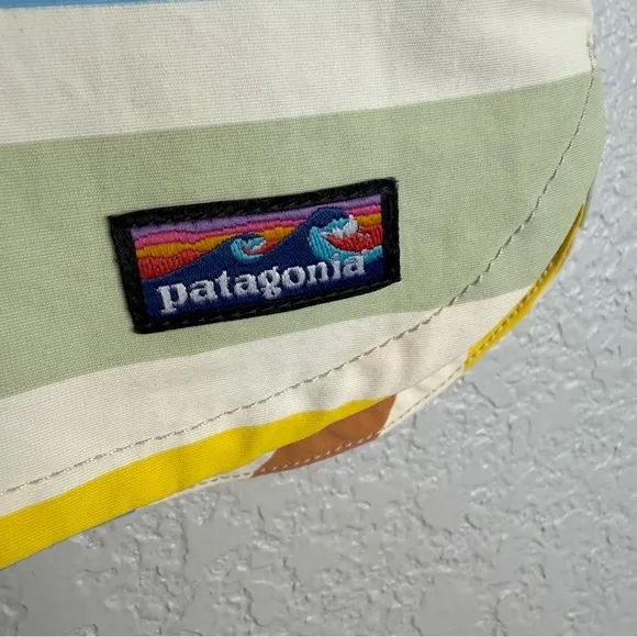 Patagonia NWT Women's Wavefarer Boardshorts 5&quot; Water Ribbons/Natural, Sz 18