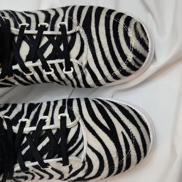 Patrick Ewing Athletics 33 Hi Zebra Basketball Athletic sneakers (m size 7)