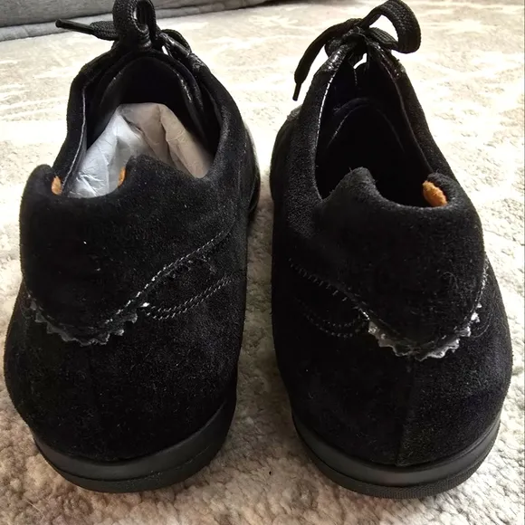 Paul Green sport walking shoes. New. SIZE 7