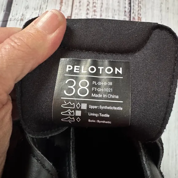 Peloton Cycling Shoes Size 38 Black Red NWOB Size 7