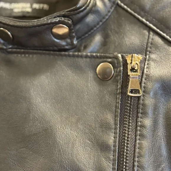 Philomena Petti New York Women’s Faux Leather Motorcycle Jacket Size Large.