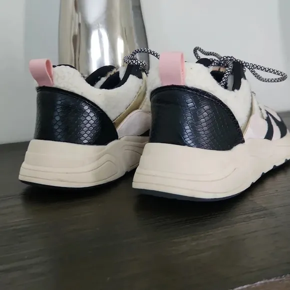 POSH by Poelman Lace and Faux Fur Sneakers women’s size 8 US
