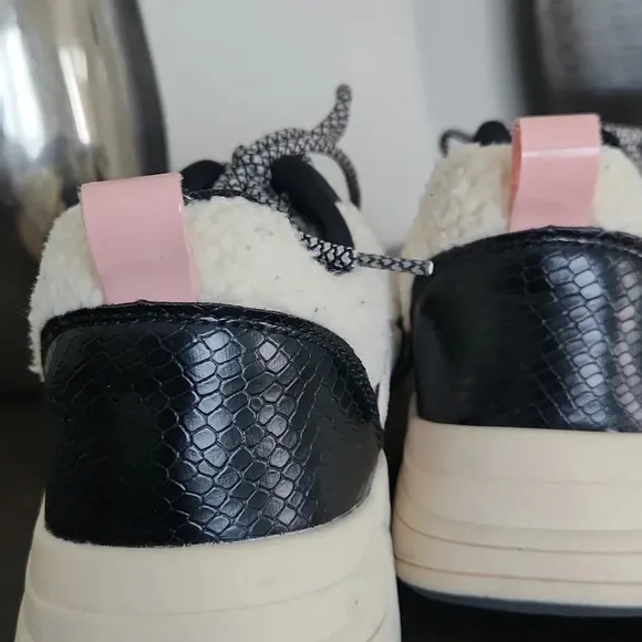 POSH by Poelman Lace and Faux Fur Sneakers women’s size 8 US