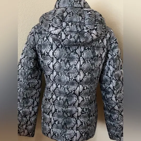 Puffer jacket packable lightweight Michael Kors jacket snake skin grey black new