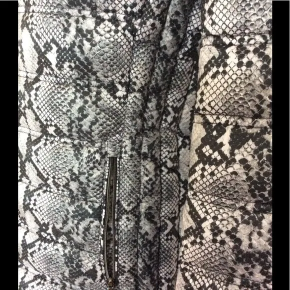 Puffer jacket packable lightweight Michael Kors jacket snake skin grey black new