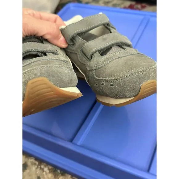 PUMA Unisex-Child Gray White Vista Hook &amp; Loop Sneaker Shoes Size US 2C