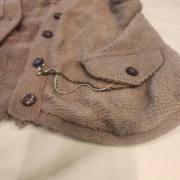 Quicksilver, size S, CUTEST EVER taupe button up vest/cardi w/pockets &amp; chain