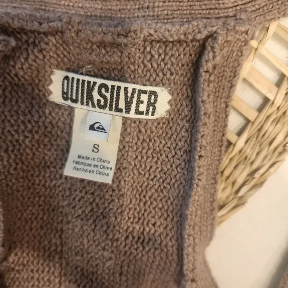 Quicksilver, size S, CUTEST EVER taupe button up vest/cardi w/pockets &amp; chain