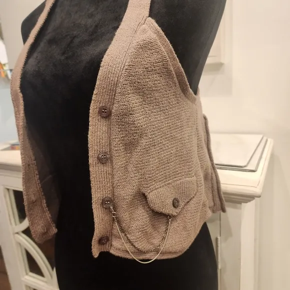 Quicksilver, size S, CUTEST EVER taupe button up vest/cardi w/pockets &amp; chain