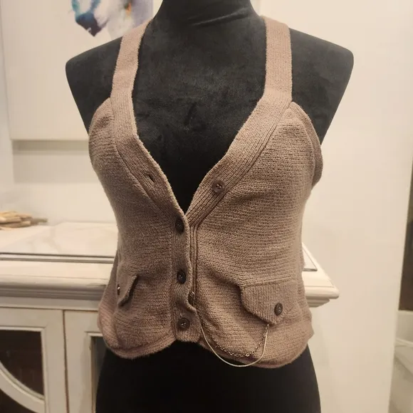 Quicksilver, size S, CUTEST EVER taupe button up vest/cardi w/pockets &amp; chain