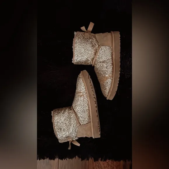 Rare Ugg cosmos sparkling boots
