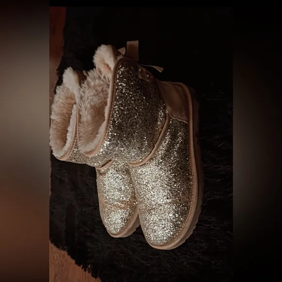 Rare Ugg cosmos sparkling boots