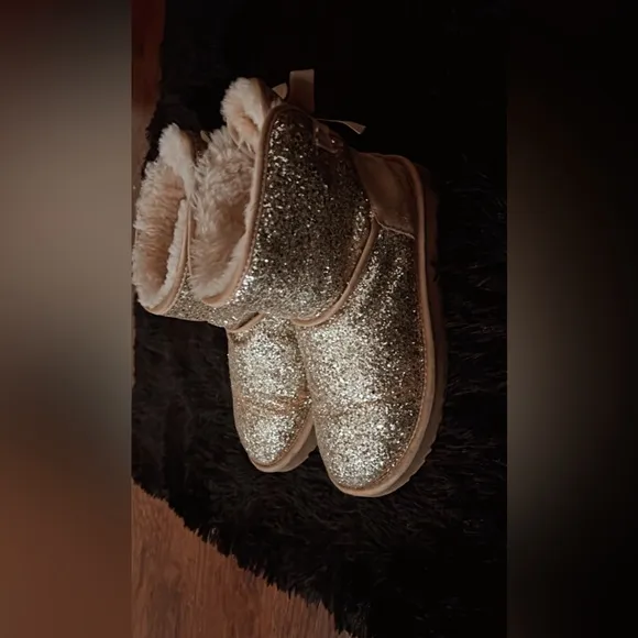 Rare Ugg cosmos sparkling boots
