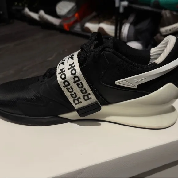 Reebok legacy Men's Black and White weigthtlifting  Shoes size 10.5