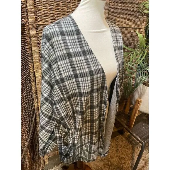 Riah Fashion Gray Open Plaid Cardigan with Pockets L