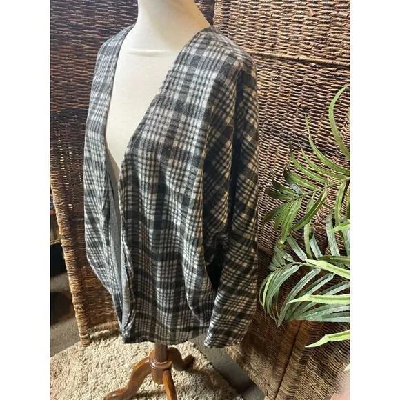 Riah Fashion Gray Open Plaid Cardigan with Pockets L