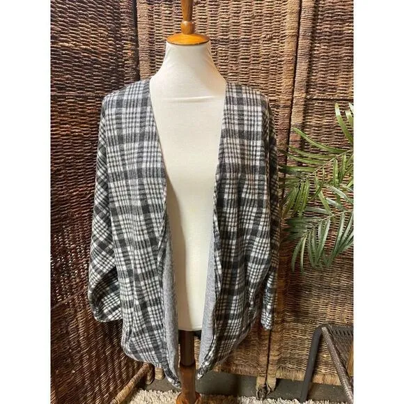 Riah Fashion Gray Open Plaid Cardigan with Pockets L