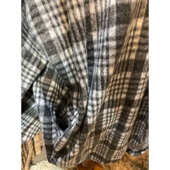 Riah Fashion Gray Open Plaid Cardigan with Pockets L