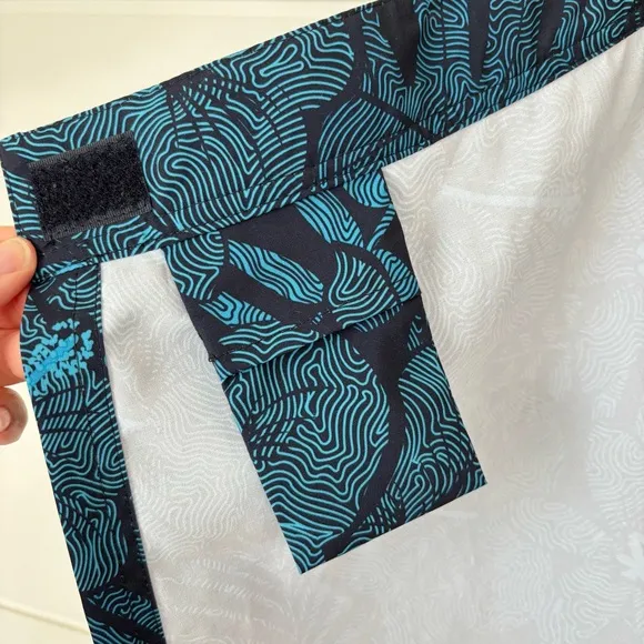 Ripskirt Hawaii Wrap Skirt in Maui Moonlight Mini Length Size Small