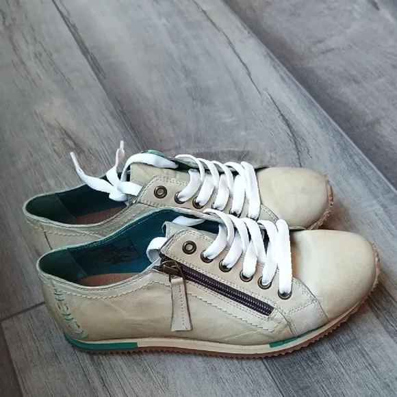 Roan By Bed Stu Women's Cream Tan Leather Sneakers