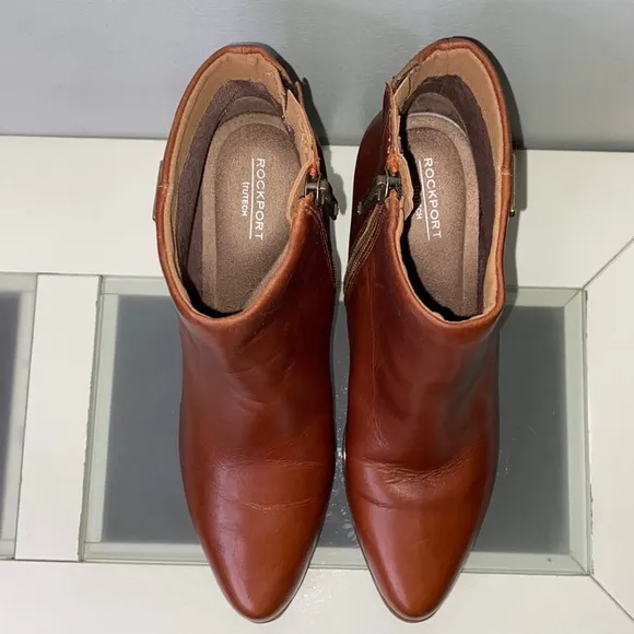 Rockport Women’s Camdyn Leather Waterproof Pointed Toe Side Zip Booties-Sz 6
