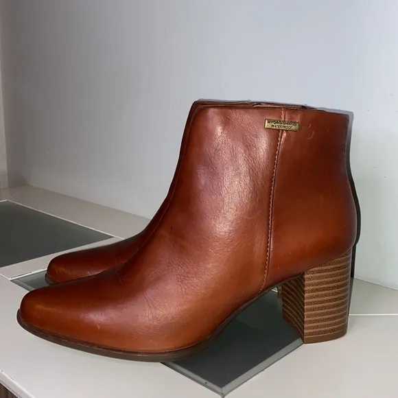Rockport Women’s Camdyn Leather Waterproof Pointed Toe Side Zip Booties-Sz 6